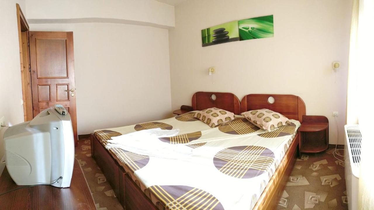 Family Hotel IV Velingrad Room photo