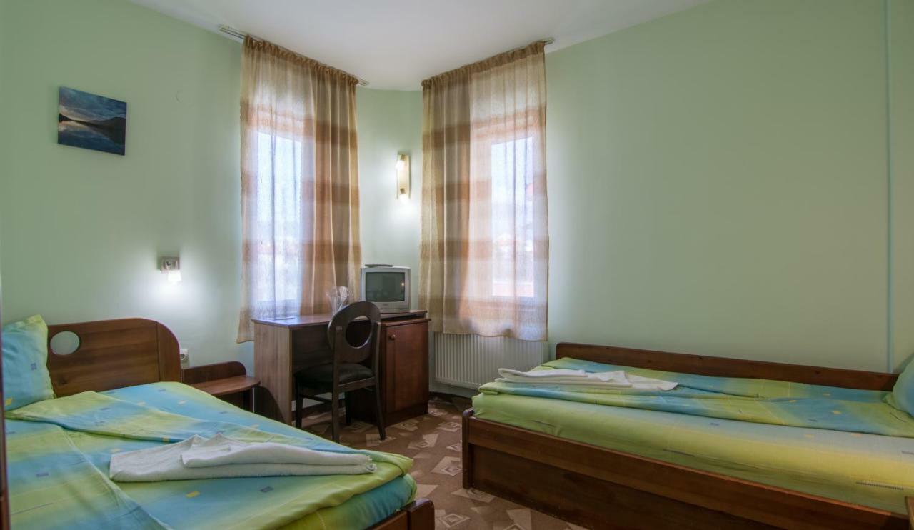 Family Hotel IV Velingrad Exterior photo